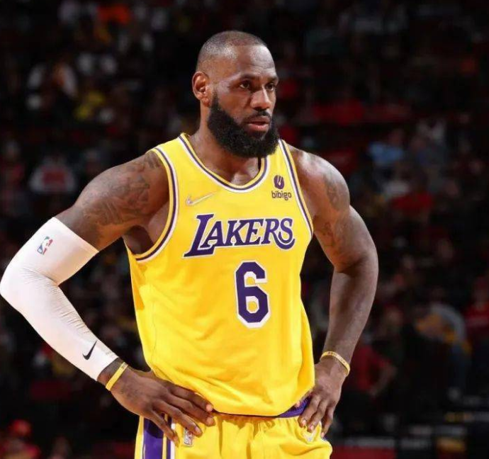 里程碑夜洛杉矶湖人远射贴柱，欧联集结日刷纪录，引发热议，赛季目标并未改变的简单介绍